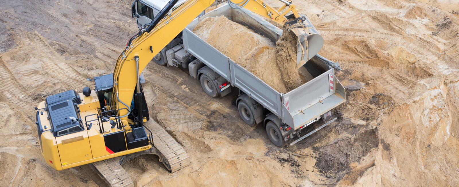 Société Agritra : Apport ou évacuation de matières, compost, graviers, déchets. Transport par Ampiroll, benne, remorque ou fond mouvant alternatif dans le secteur de Villefranche de Lauragais, Toulouse et Castelnaudary 31 et 11.